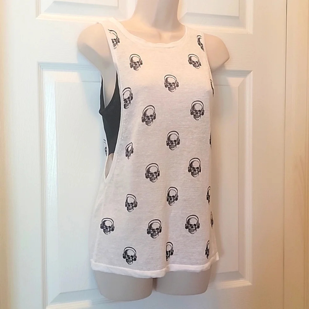 SKULL CASHMERE SLEEVELESS TOP - SKULL DESIGN‎ 100% LINEN (sz x-small)